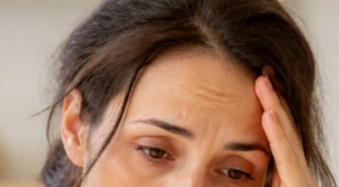 7 znakova da je žena psihički iscrpljena od braka i da se ništa neće promijeniti 7 znakova da je žena psihički iscrpljena od braka i da se ništa neće promijeniti - featured image